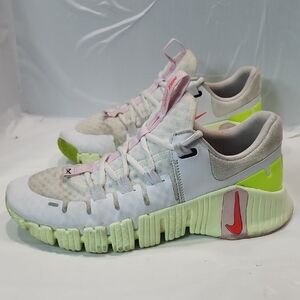 NIKE Free Metcon 5 'White/Barely Volt' Women’s Size 9